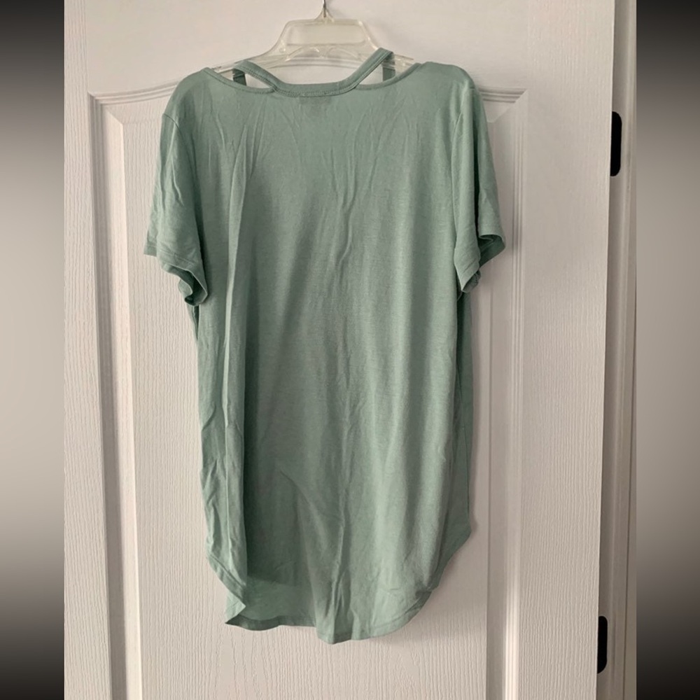 Express V-Neck Top - Picture 3 of 3